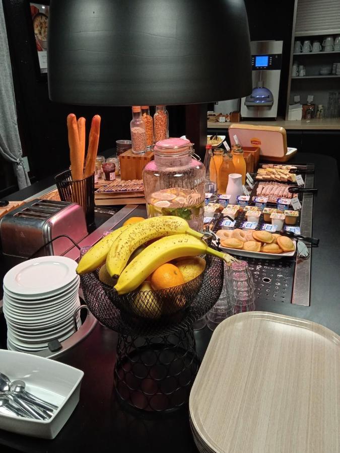 Hotel Restaurant Campanile Aurillac Buitenkant foto