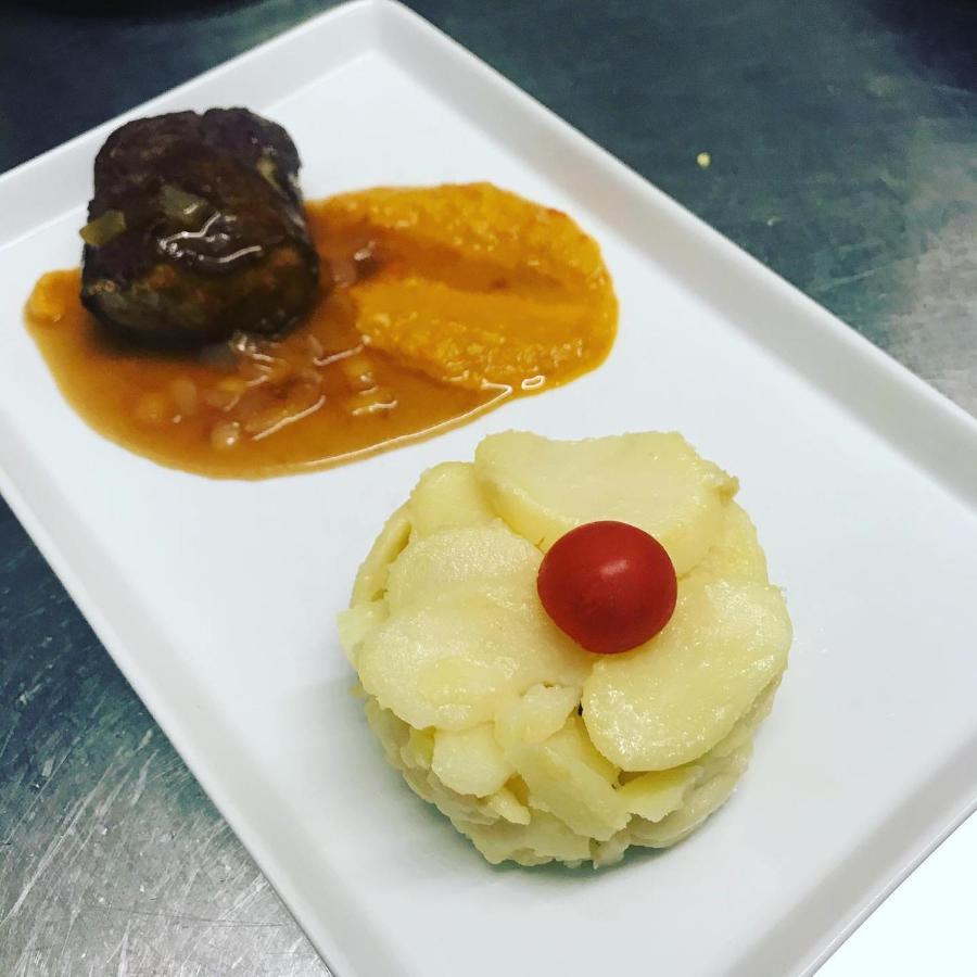 Hotel Restaurant Campanile Aurillac Buitenkant foto