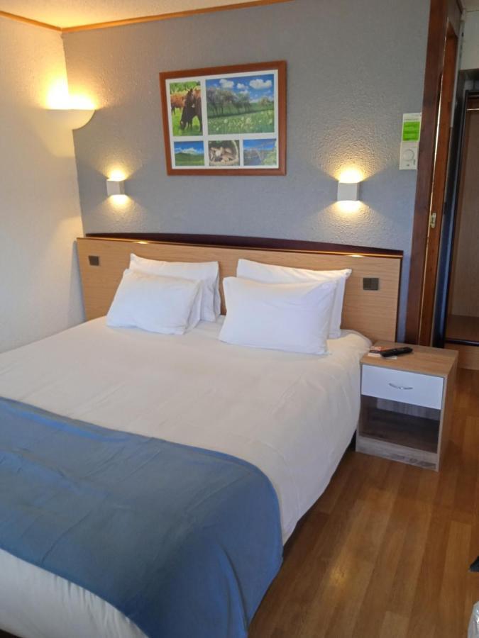 Hotel Restaurant Campanile Aurillac Buitenkant foto